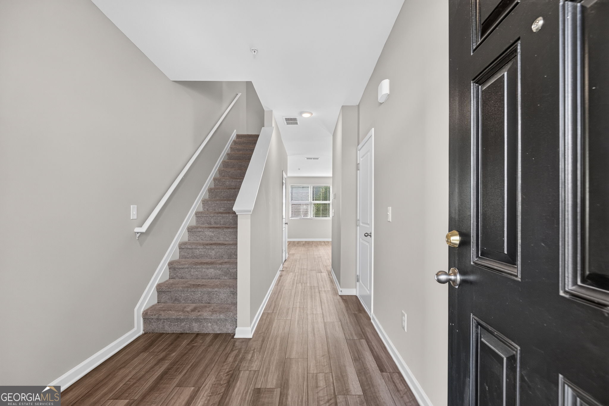 579 Magnolia Circle Property Photo 3
