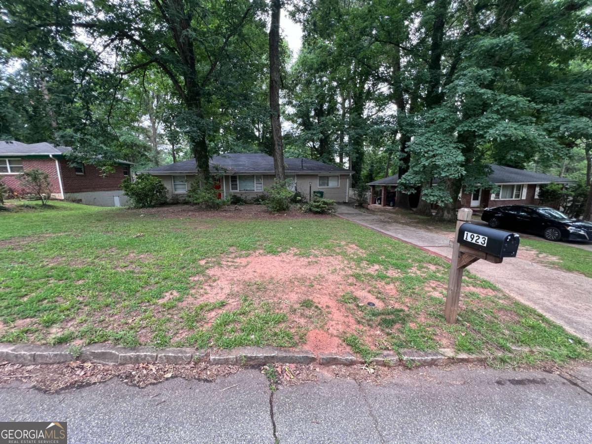 1923 Rosewood Road Property Photo 1