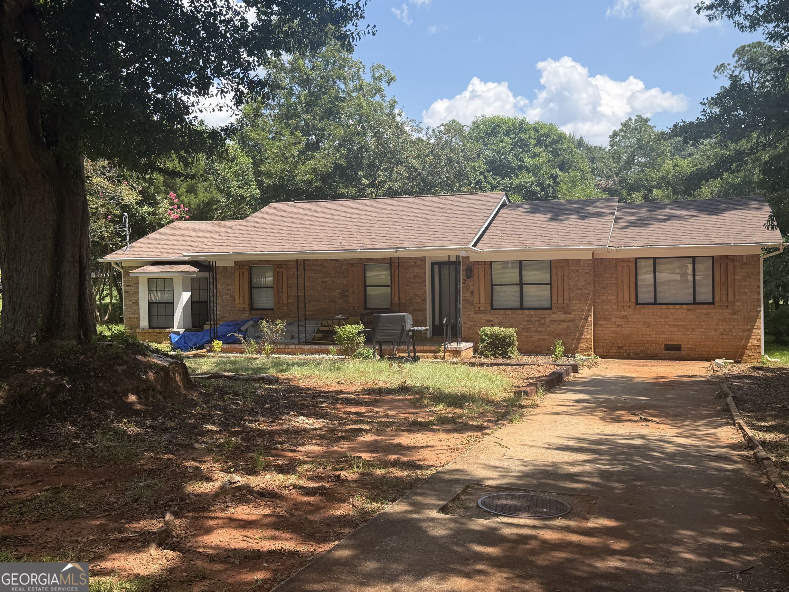 208 Drake Drive Property Photo 1