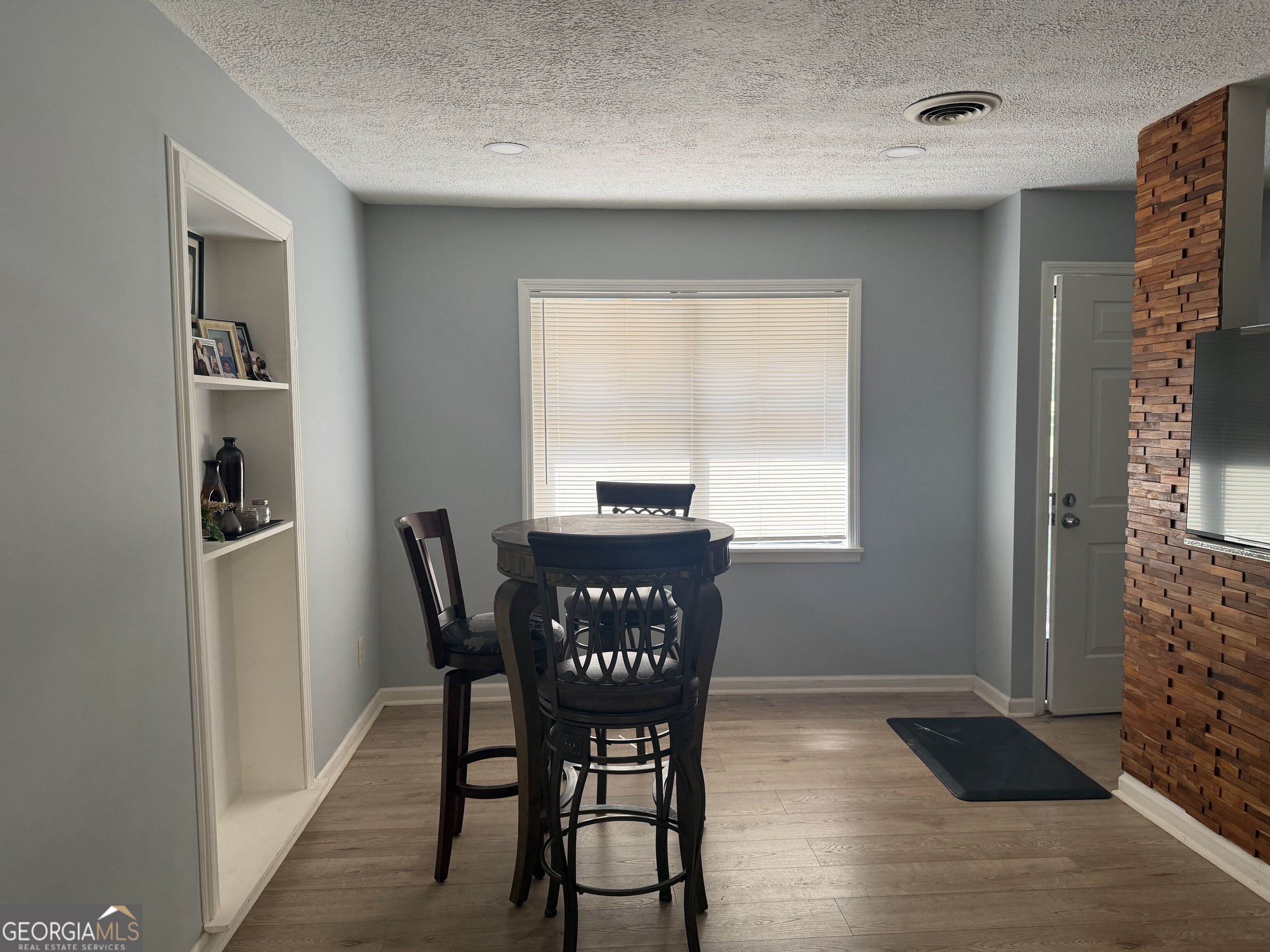 208 Drake Drive Property Photo 6