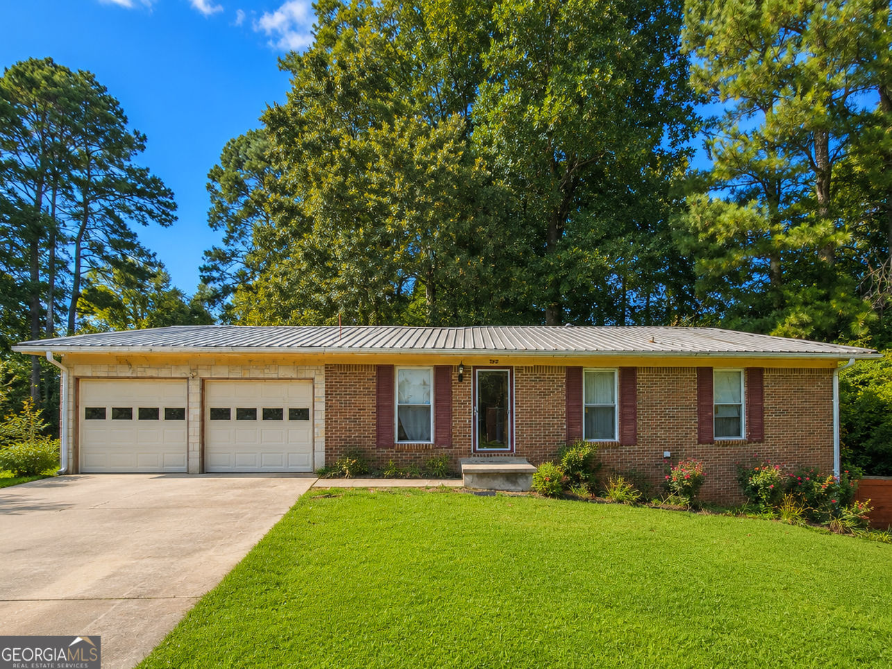 635 Winchester Lane Nw Property Photo 1
