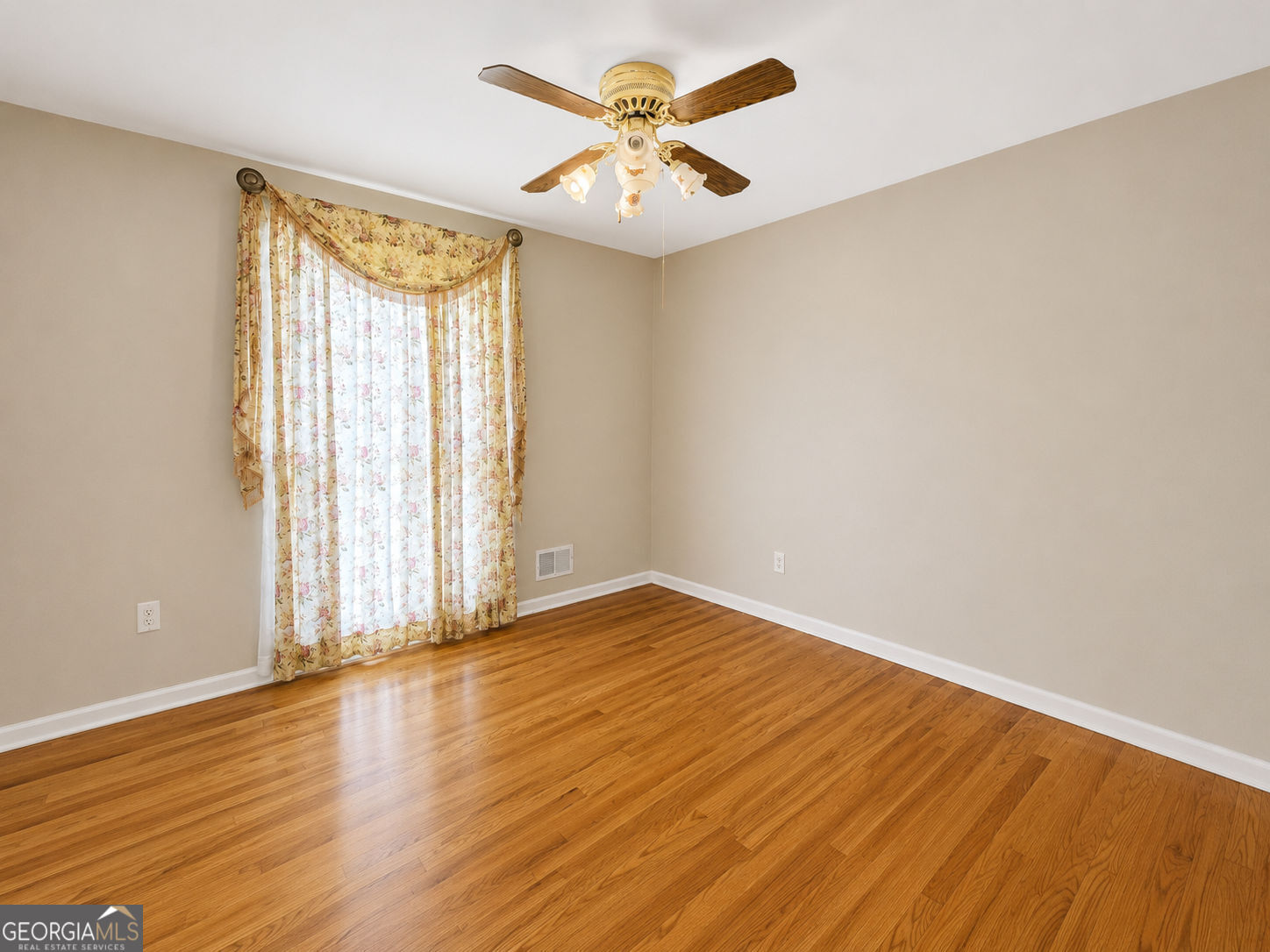 635 Winchester Lane Nw Property Photo 5