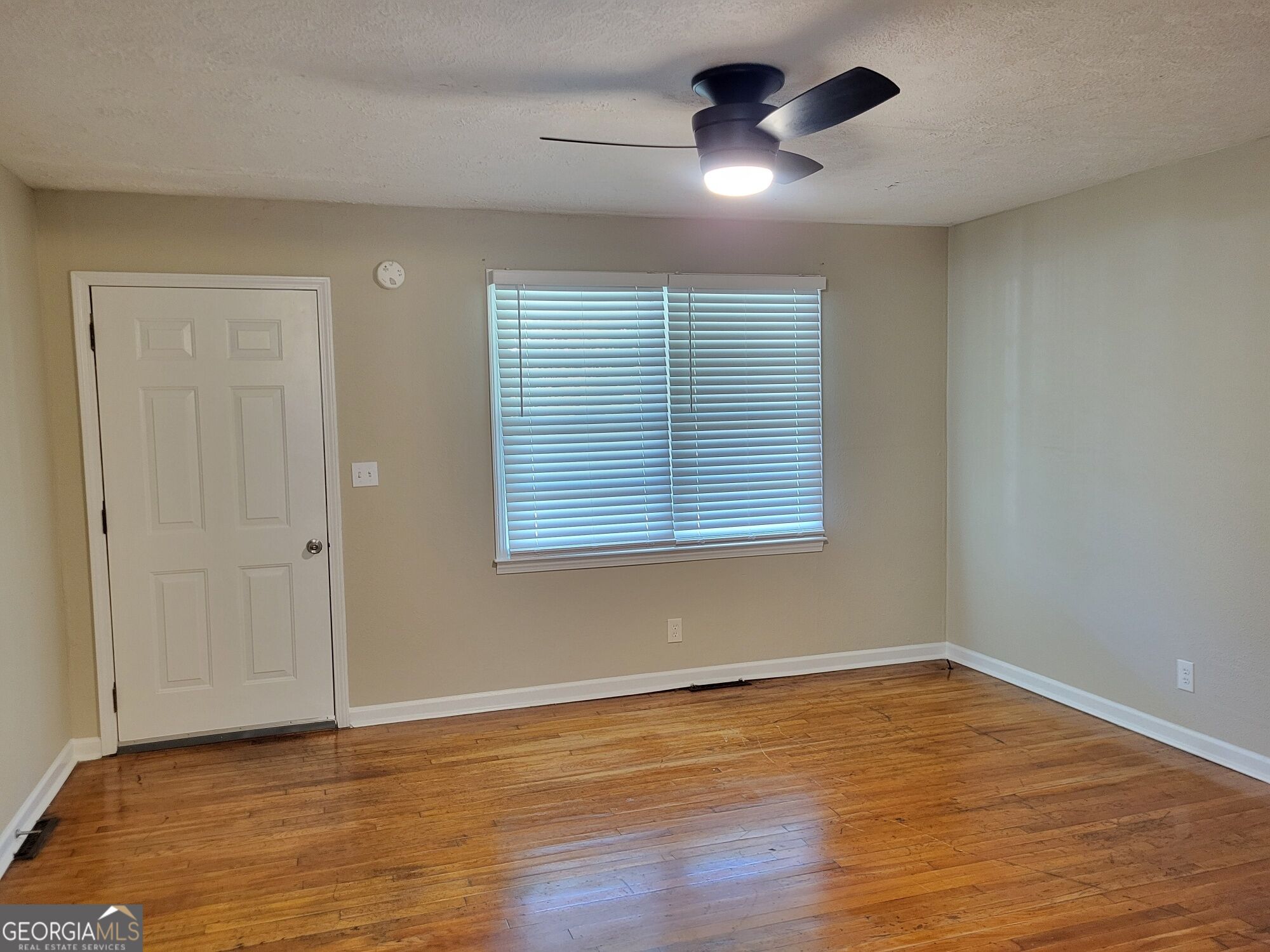 112 N 13th Avenue Property Photo 6