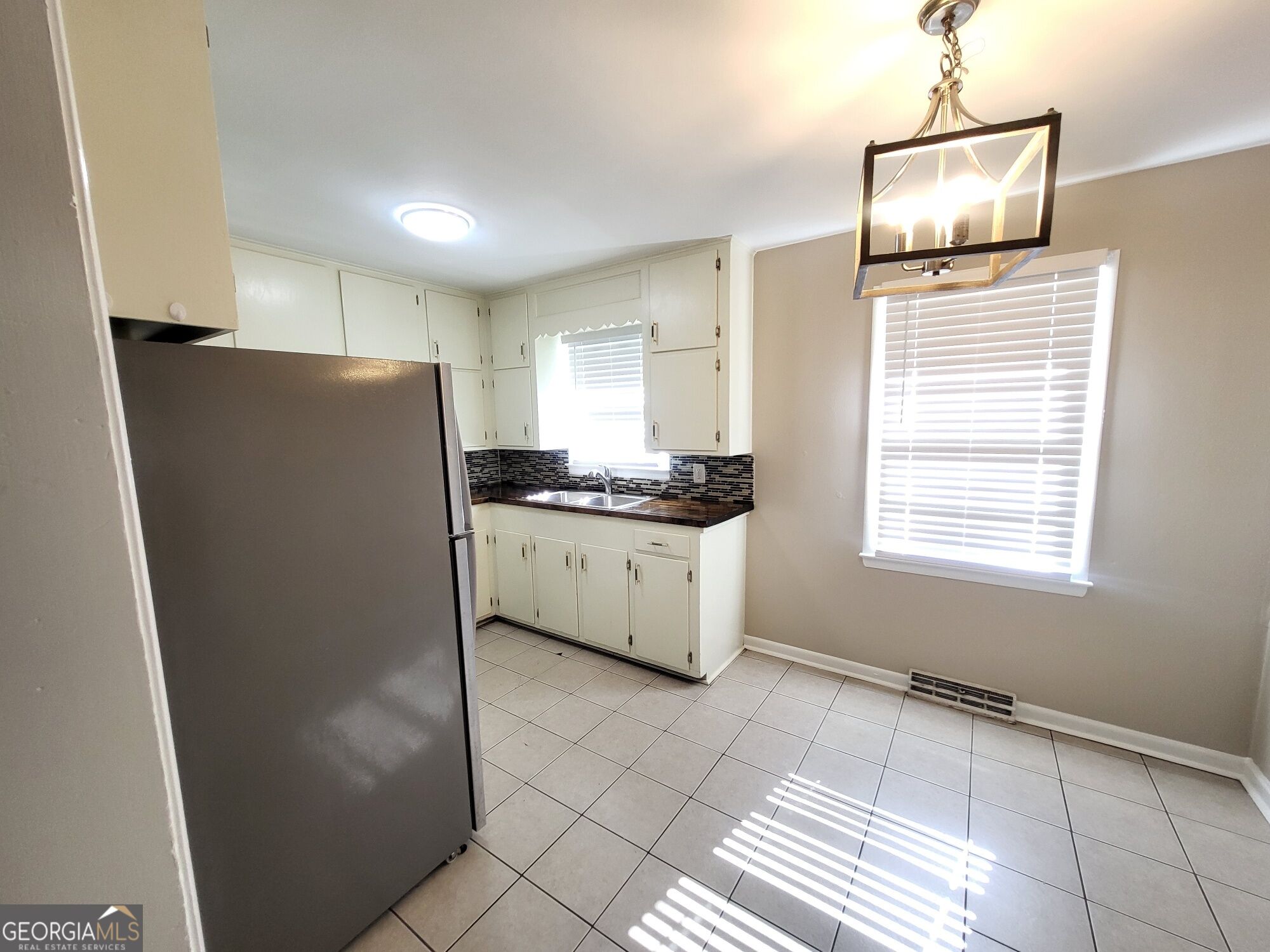 112 N 13th Avenue Property Photo 11
