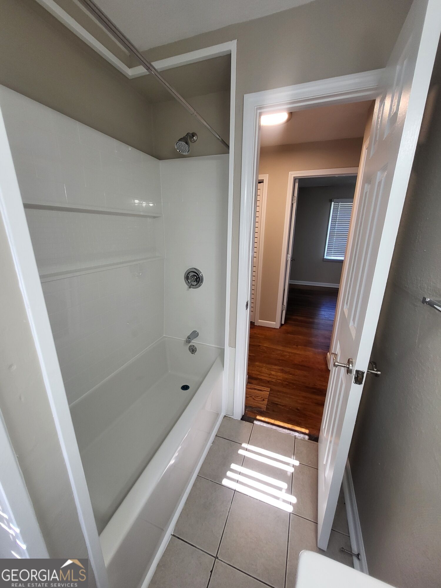 112 N 13th Avenue Property Photo 18