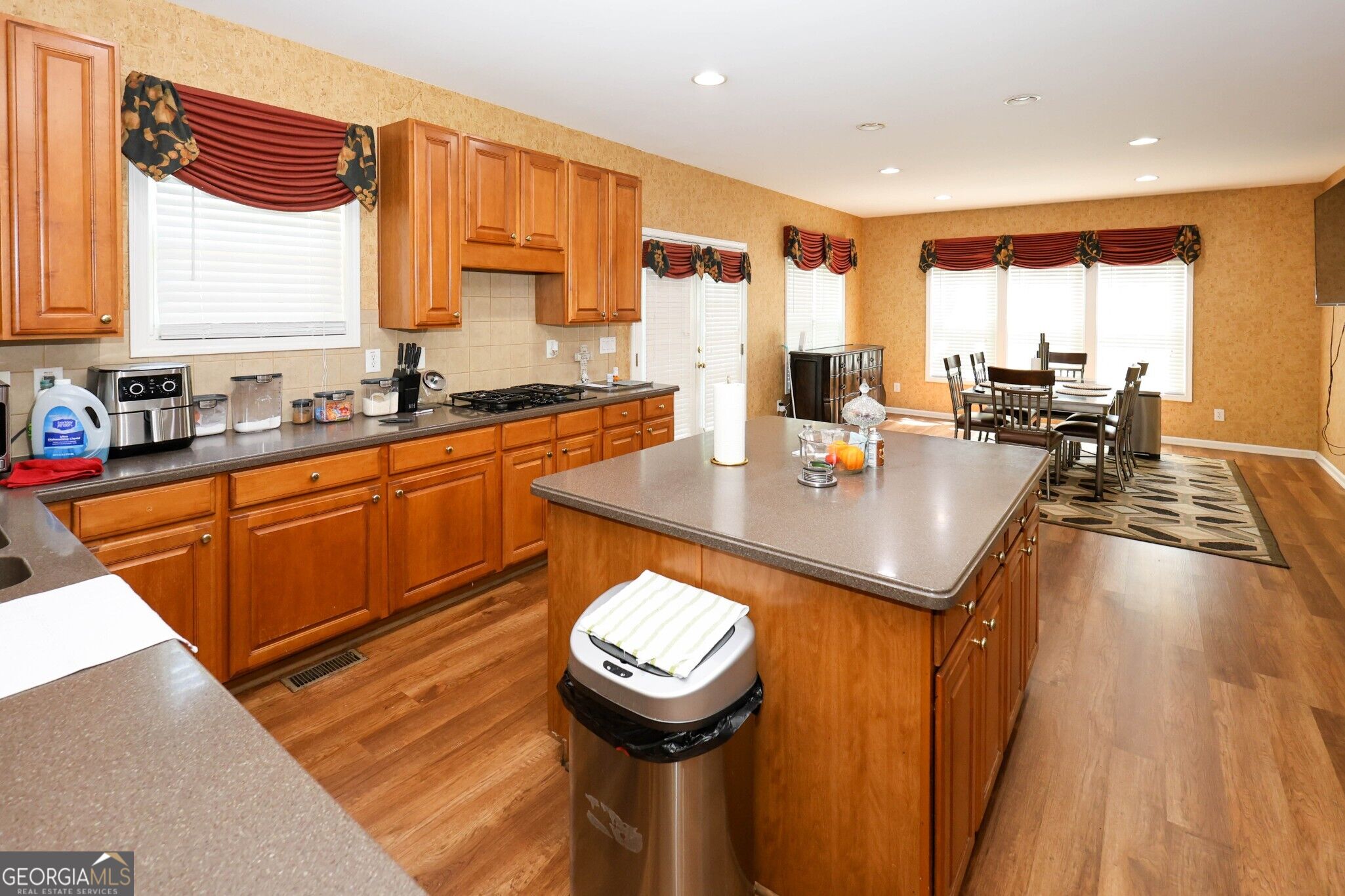 1105 Fountain Crest Drive Property Photo 10