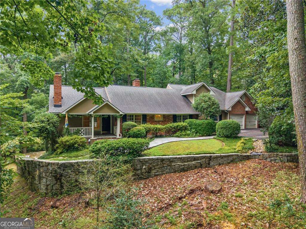 1037 Davis Drive Property Photo 1