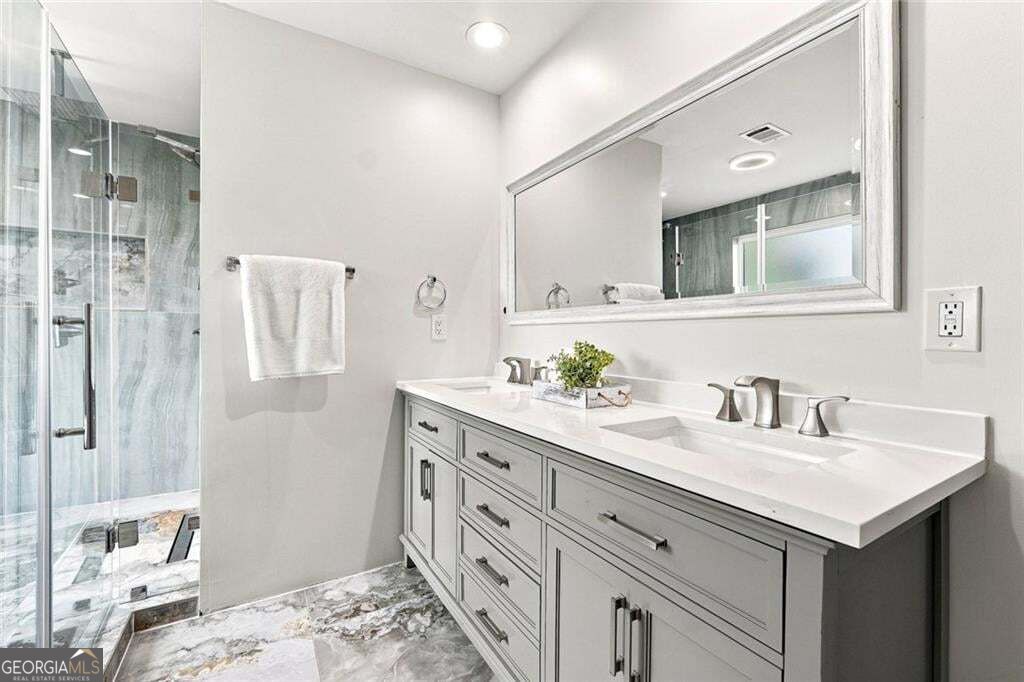 2447 Lynn Iris Drive Property Photo 20