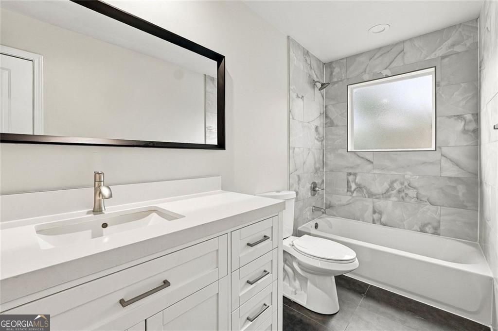 2447 Lynn Iris Drive Property Photo 27