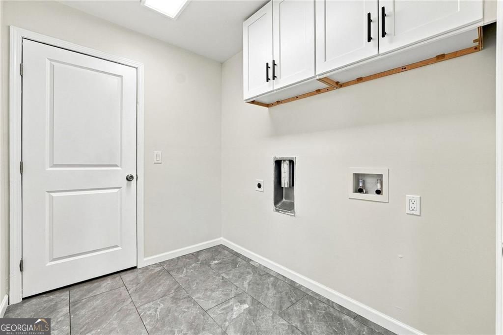 2447 Lynn Iris Drive Property Photo 28