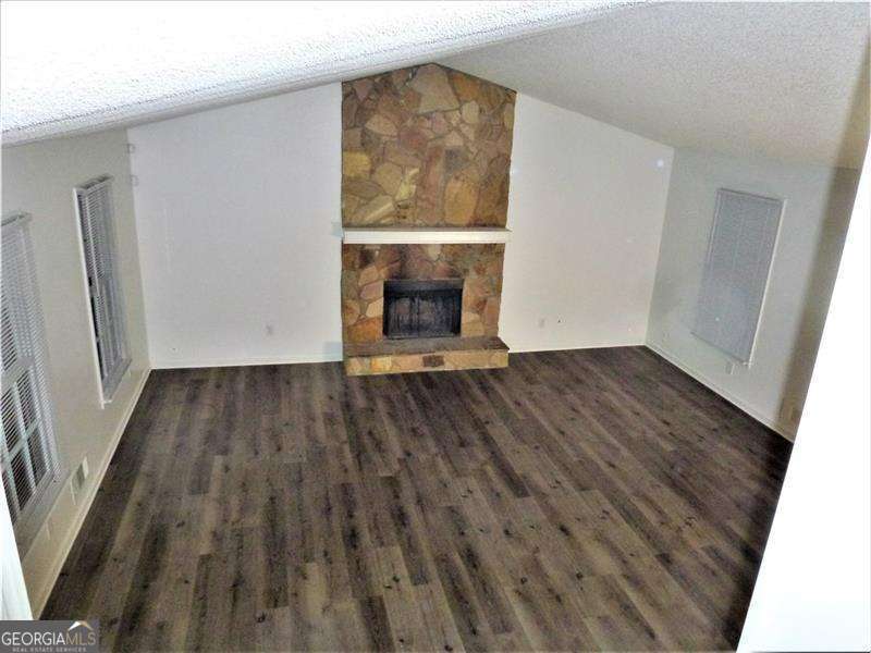 382 Cross Creek Place Property Photo 2