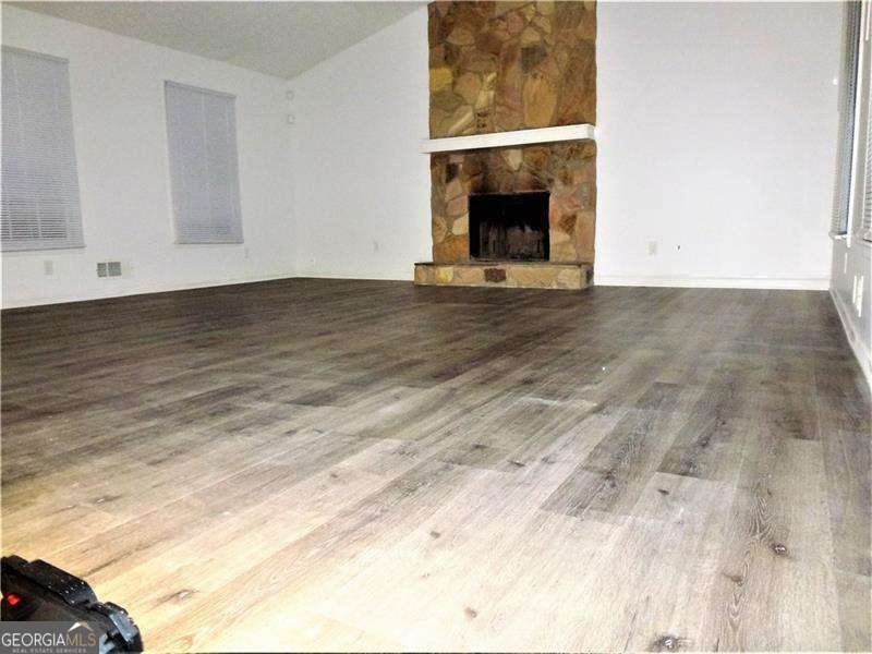382 Cross Creek Place Property Photo 3