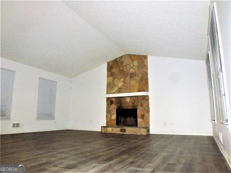 382 Cross Creek Place Property Photo 4