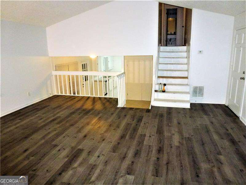 382 Cross Creek Place Property Photo 13
