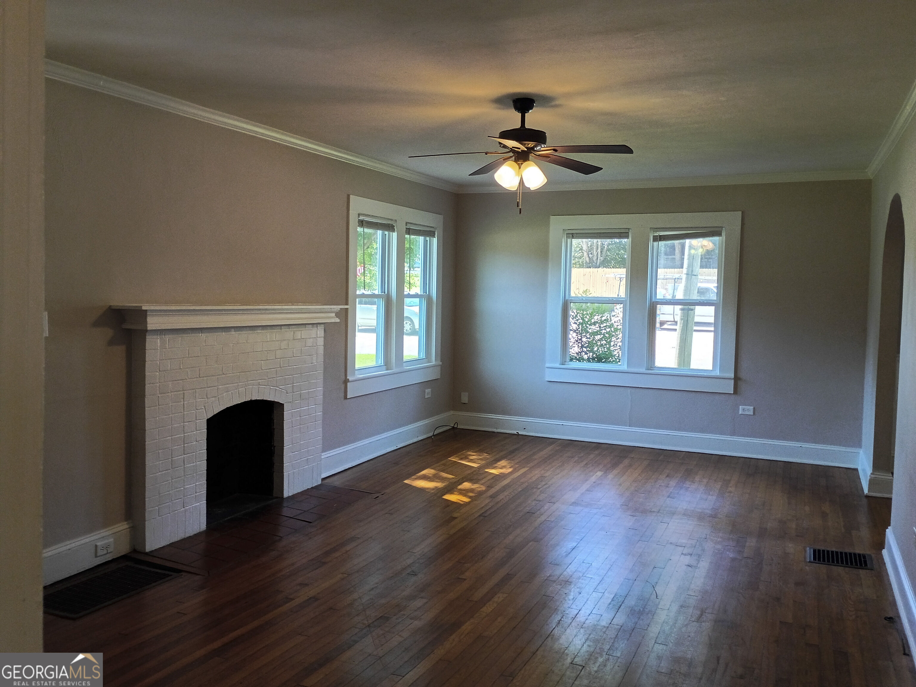 402 Gordon Street Property Photo 2