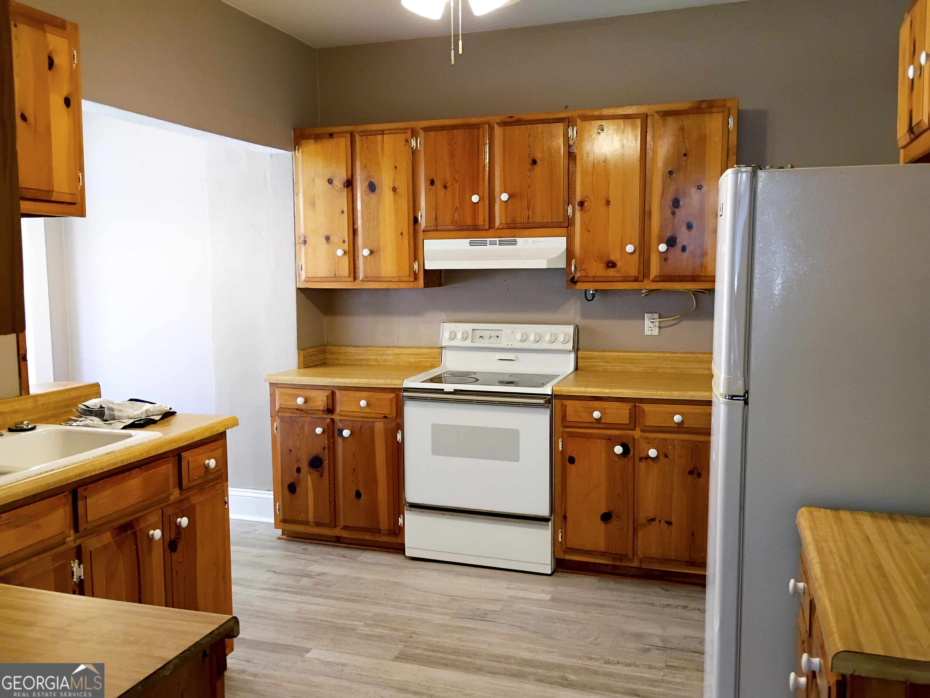 402 Gordon Street Property Photo 7