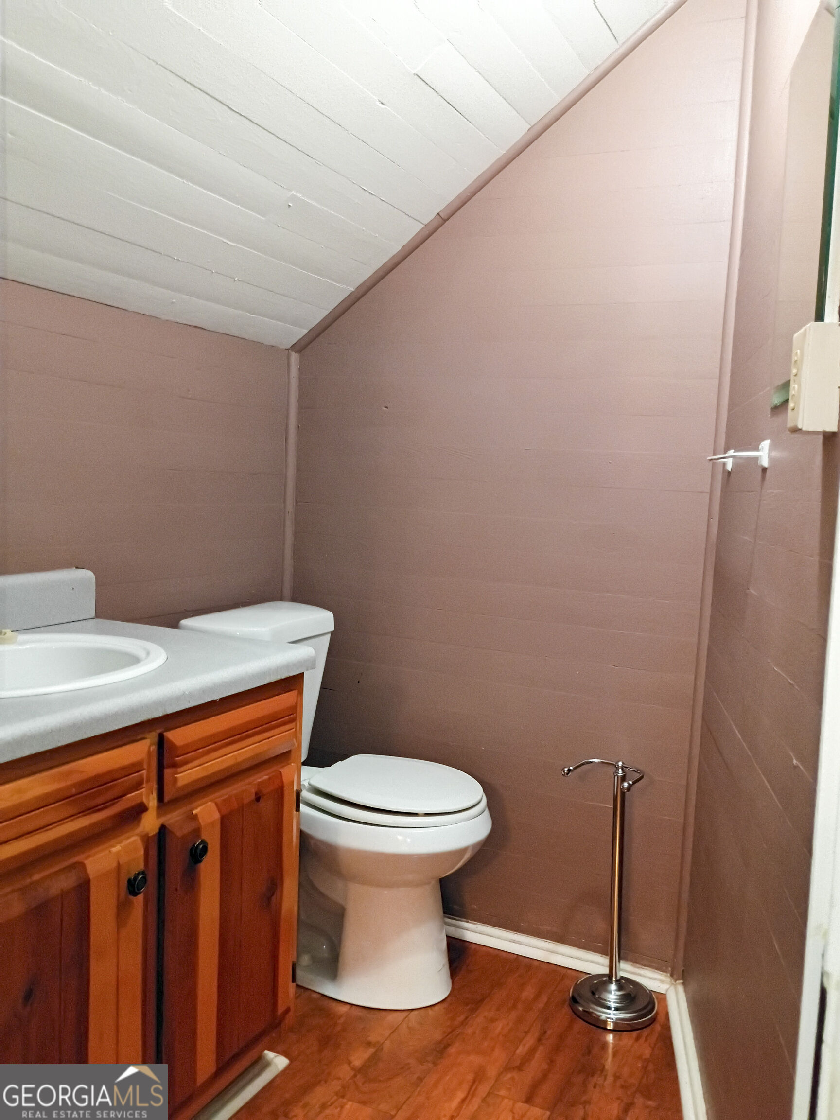 402 Gordon Street Property Photo 13