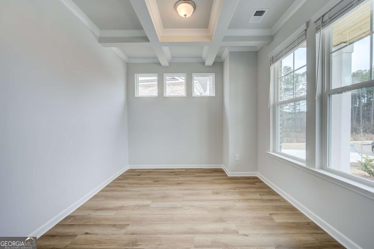 183 Dalston Cove Property Photo 5