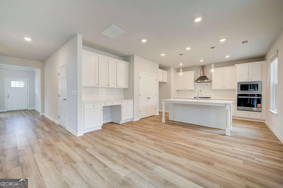 183 Dalston Cove Property Photo 7