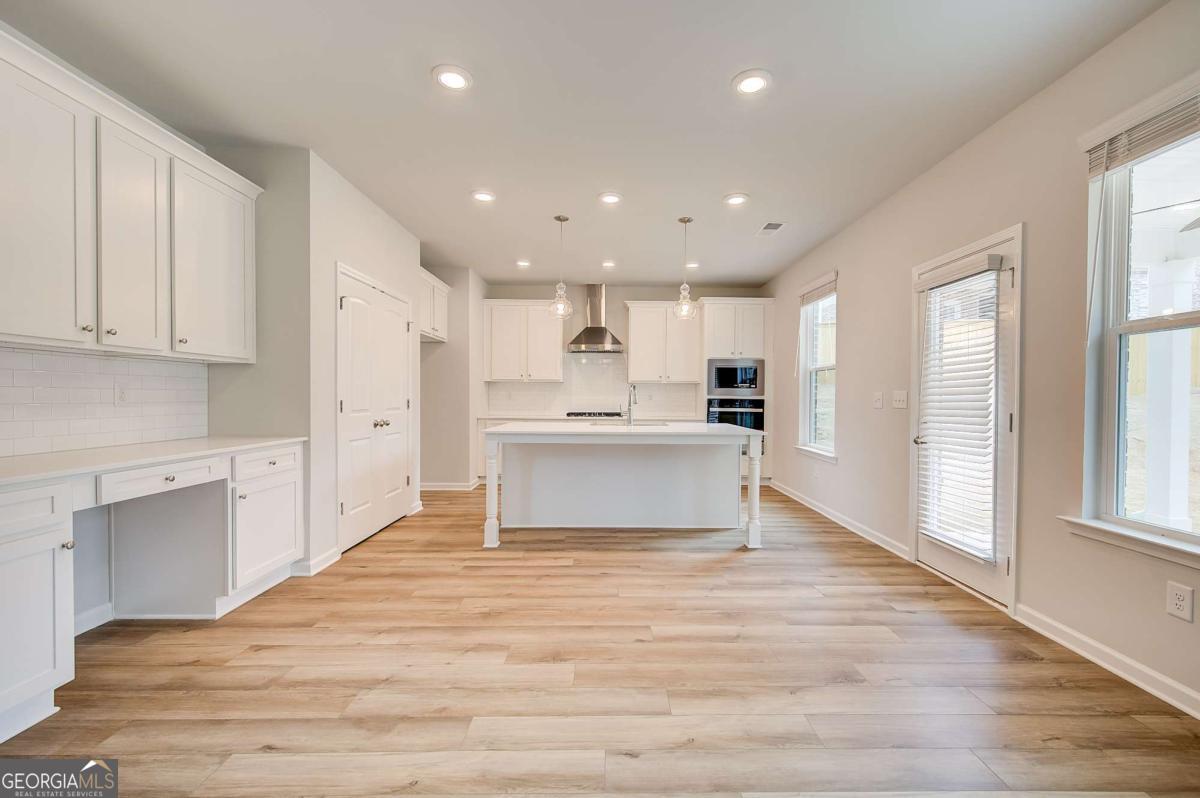 183 Dalston Cove Property Photo 8