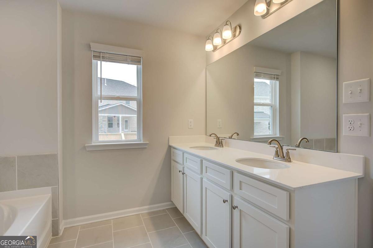 183 Dalston Cove Property Photo 25