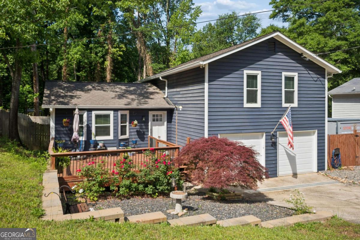 2083 Pond Road Property Photo 1