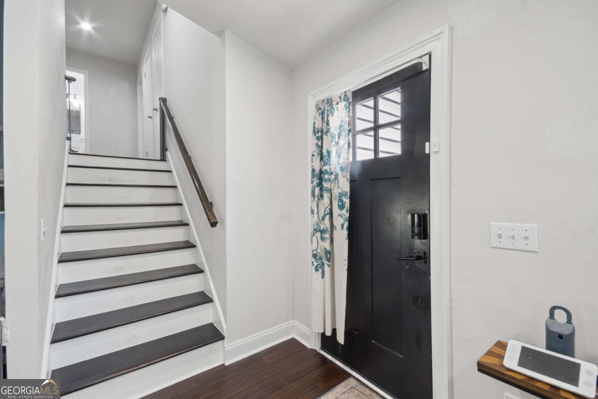 2083 Pond Road Property Photo 5