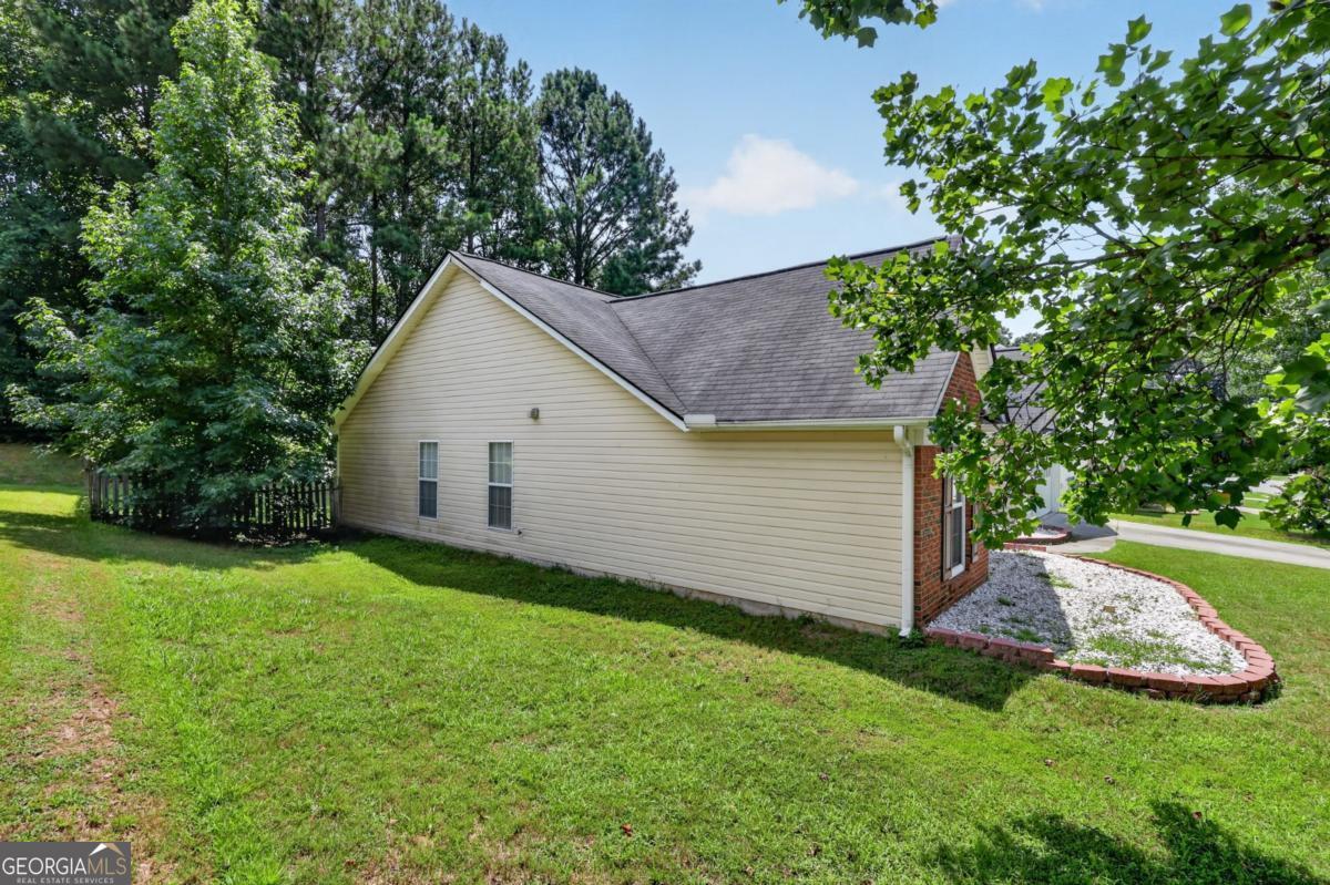1142 Autumn Glen Way Property Photo 7