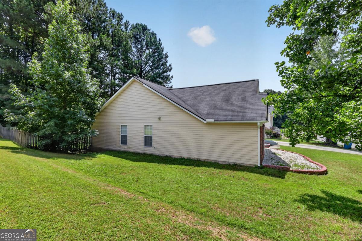 1142 Autumn Glen Way Property Photo 8