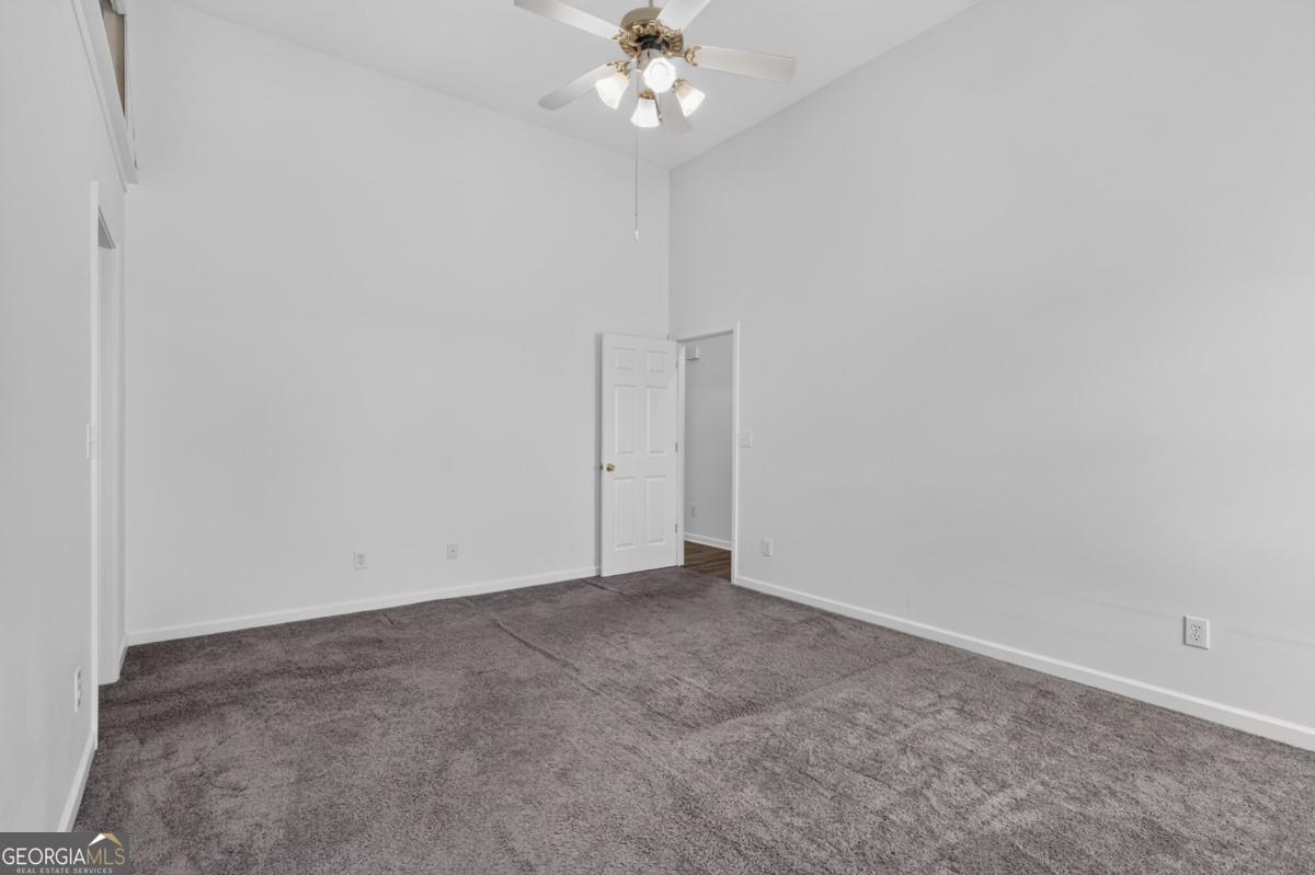 1142 Autumn Glen Way Property Photo 34