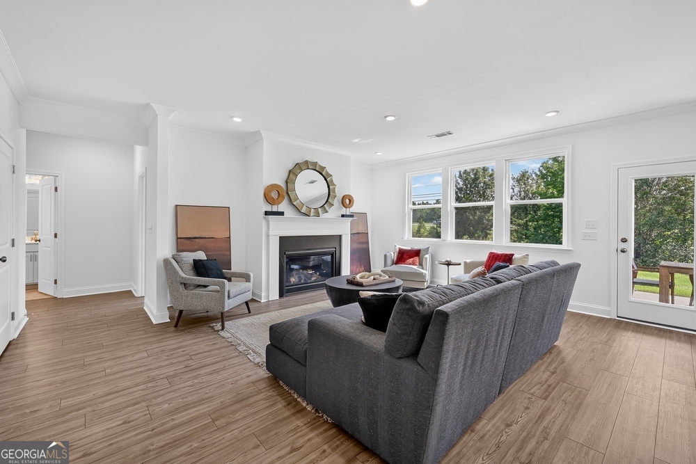 132 Sheryl Way Property Photo 3