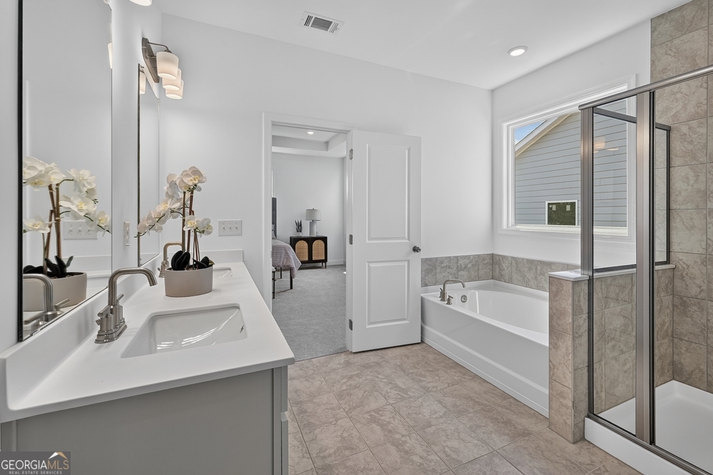 132 Sheryl Way Property Photo 4