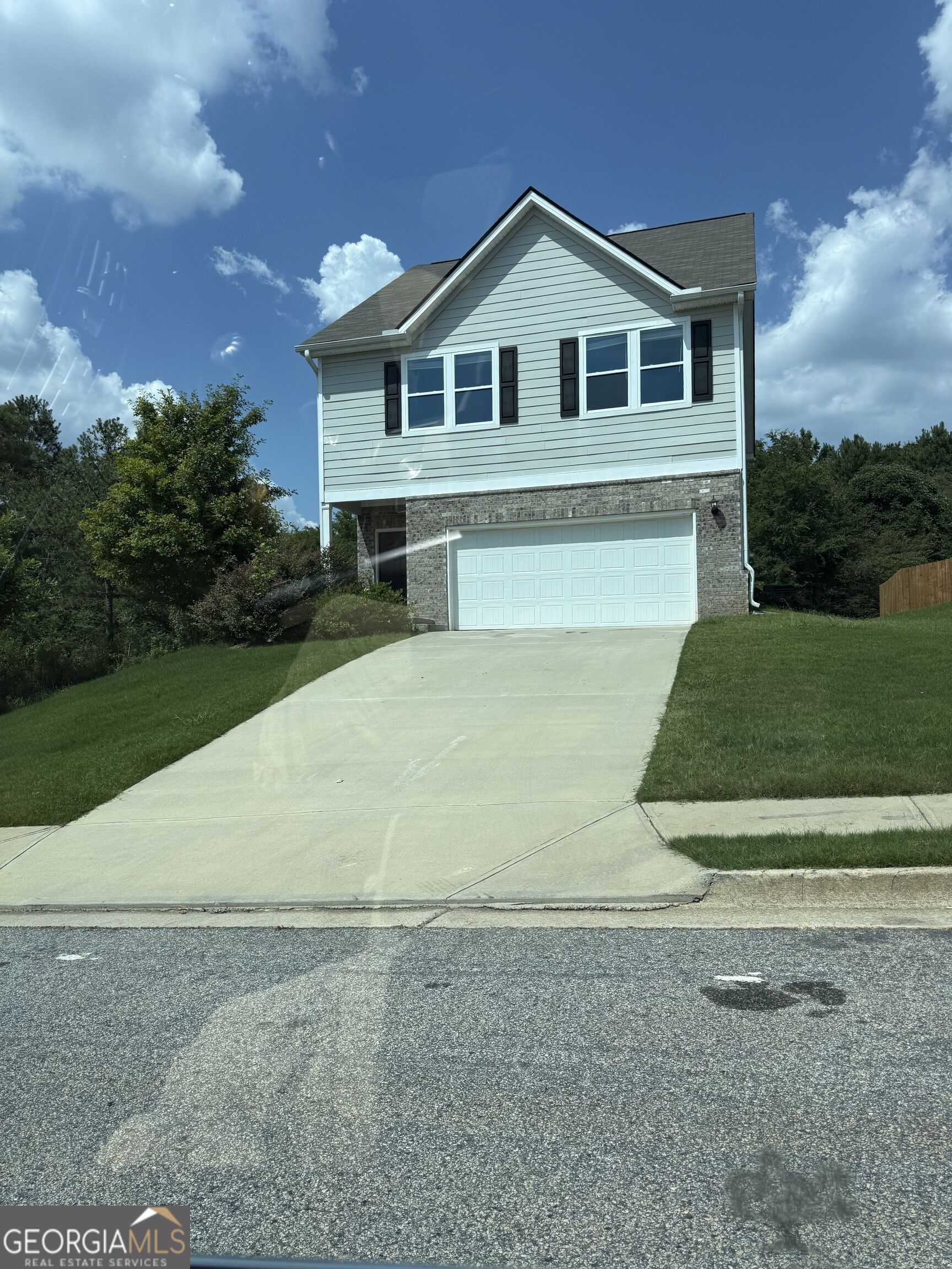 9220 Golfview Circle Property Photo 1