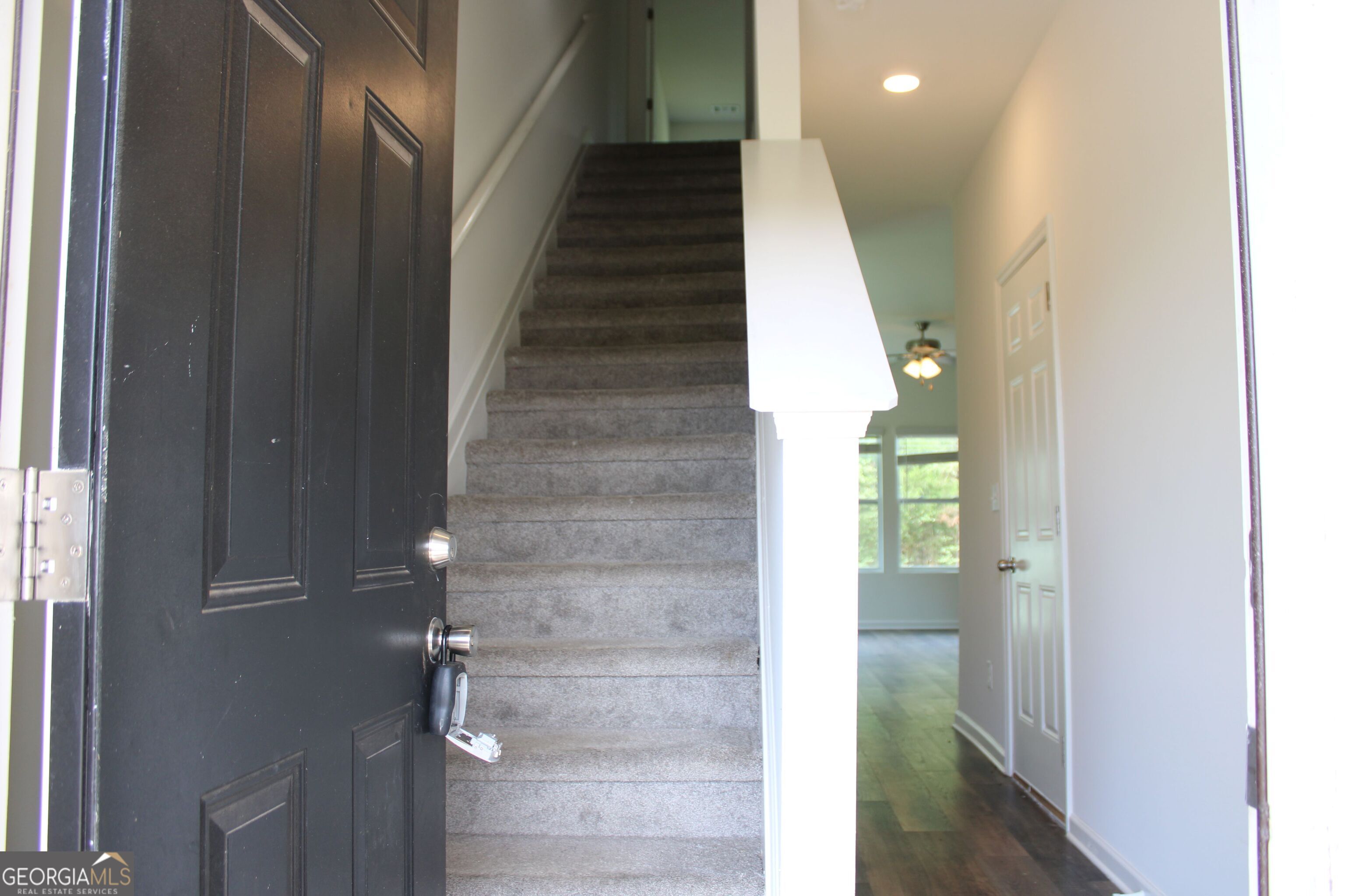 9220 Golfview Circle Property Photo 2