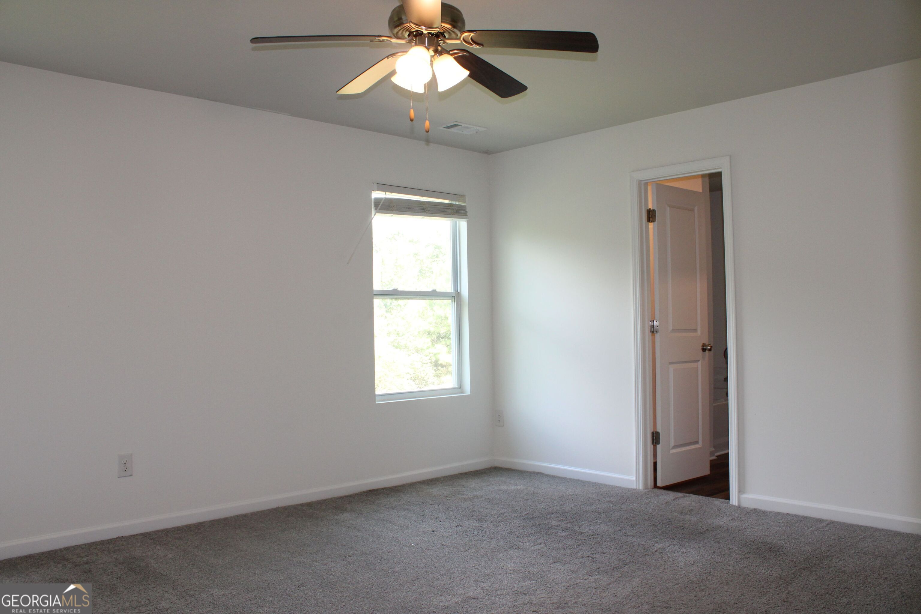 9220 Golfview Circle Property Photo 7