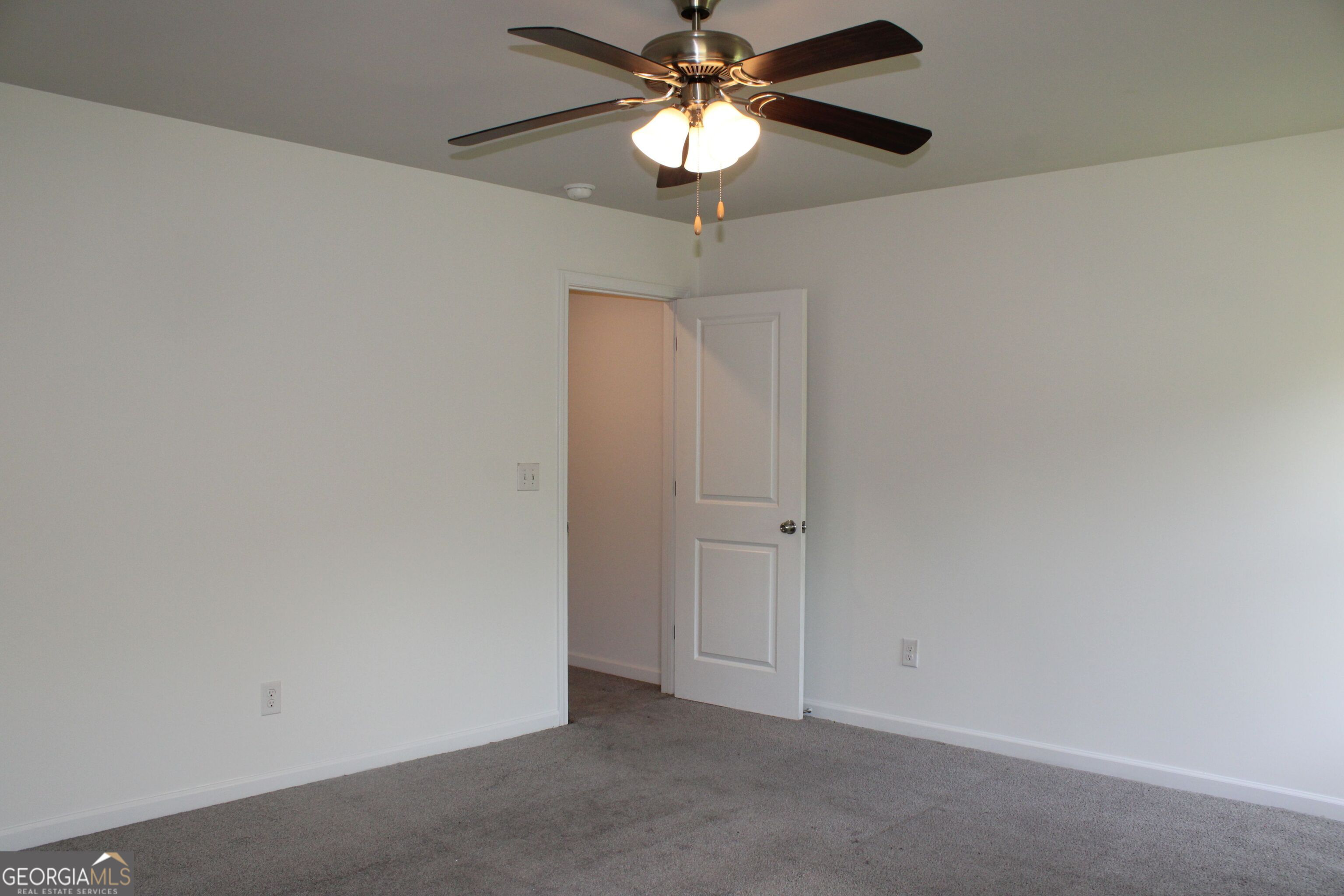 9220 Golfview Circle Property Photo 11