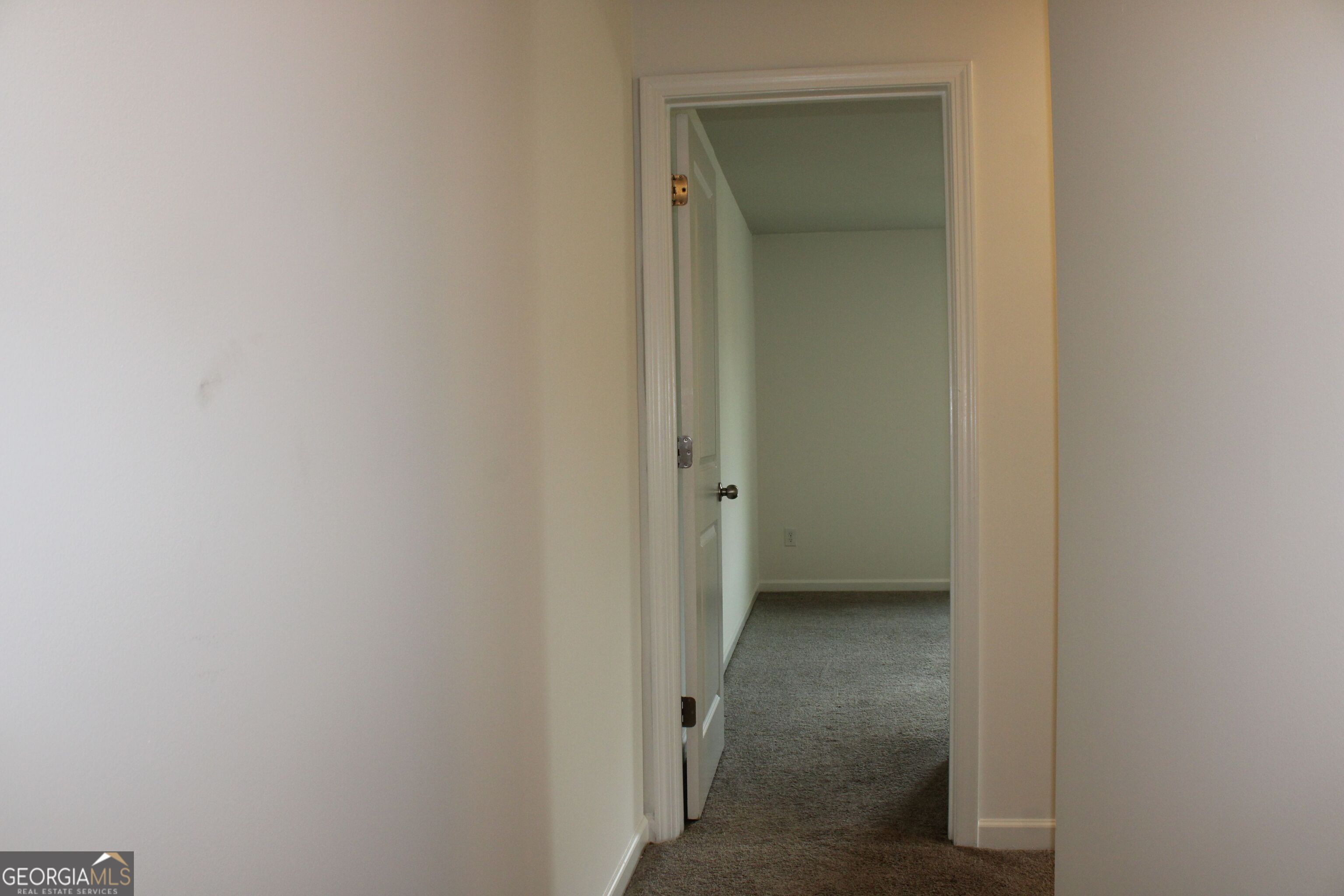 9220 Golfview Circle Property Photo 12