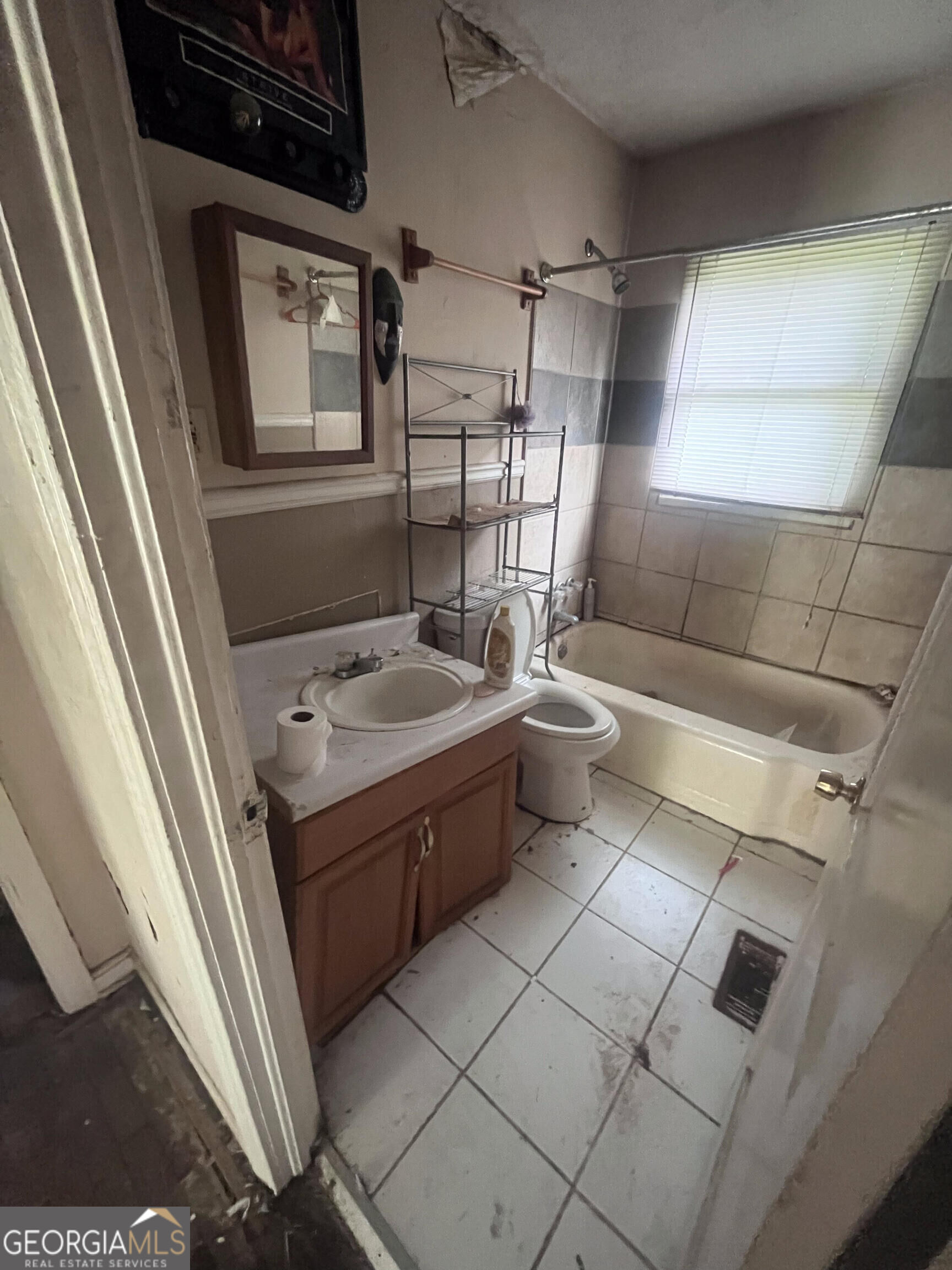 1267 Almont Drive Sw Property Photo 6