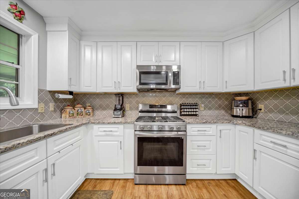 145 Earlygold Street Property Photo 5