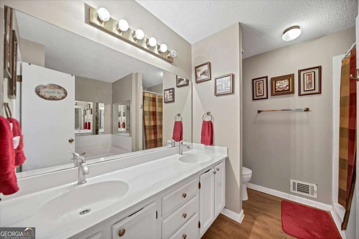 145 Earlygold Street Property Photo 12