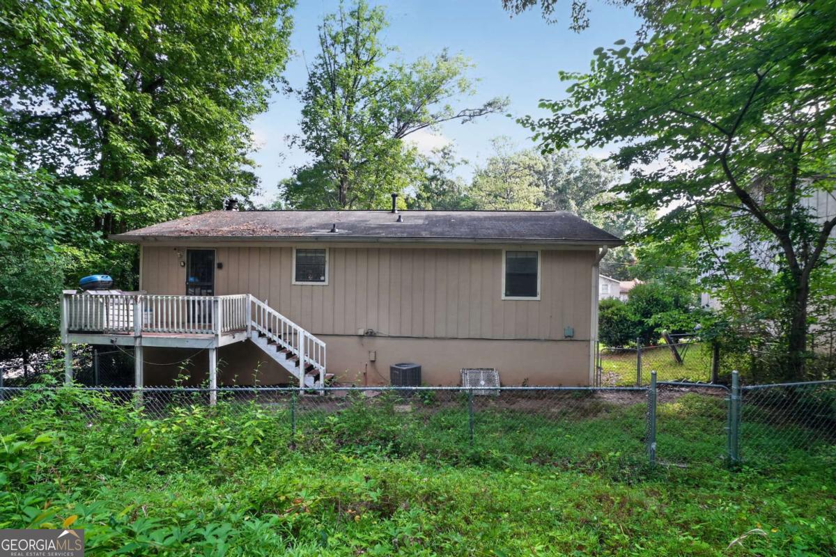 3675 Satellite Terrace Property Photo 2