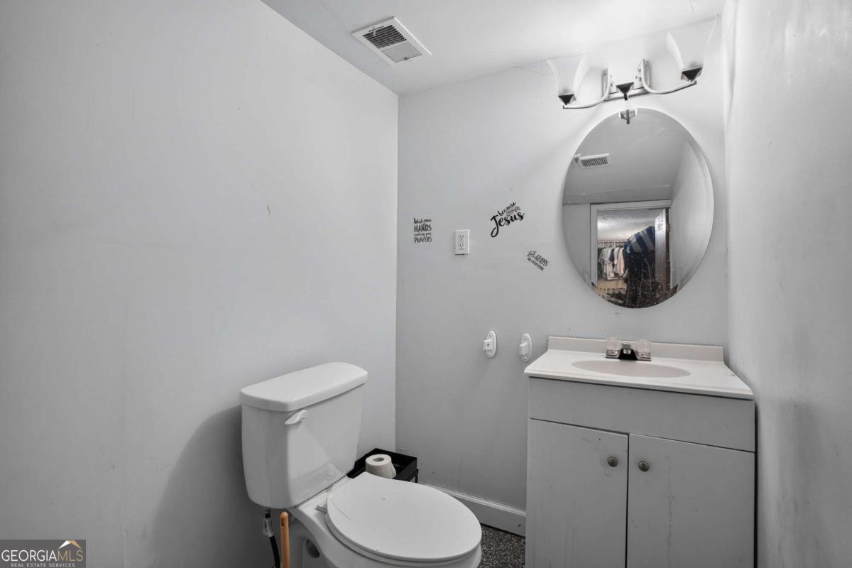 3675 Satellite Terrace Property Photo 16