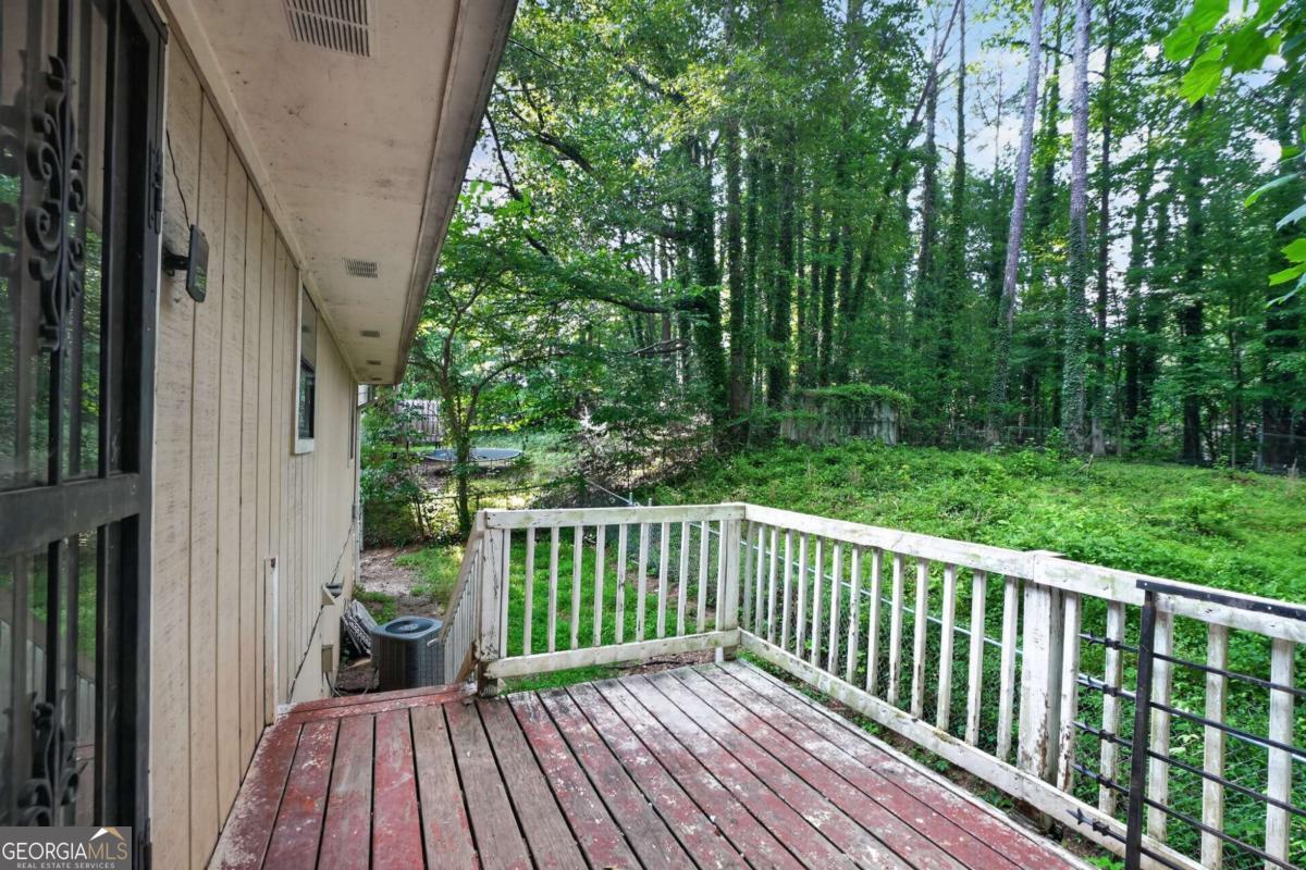 3675 Satellite Terrace Property Photo 21