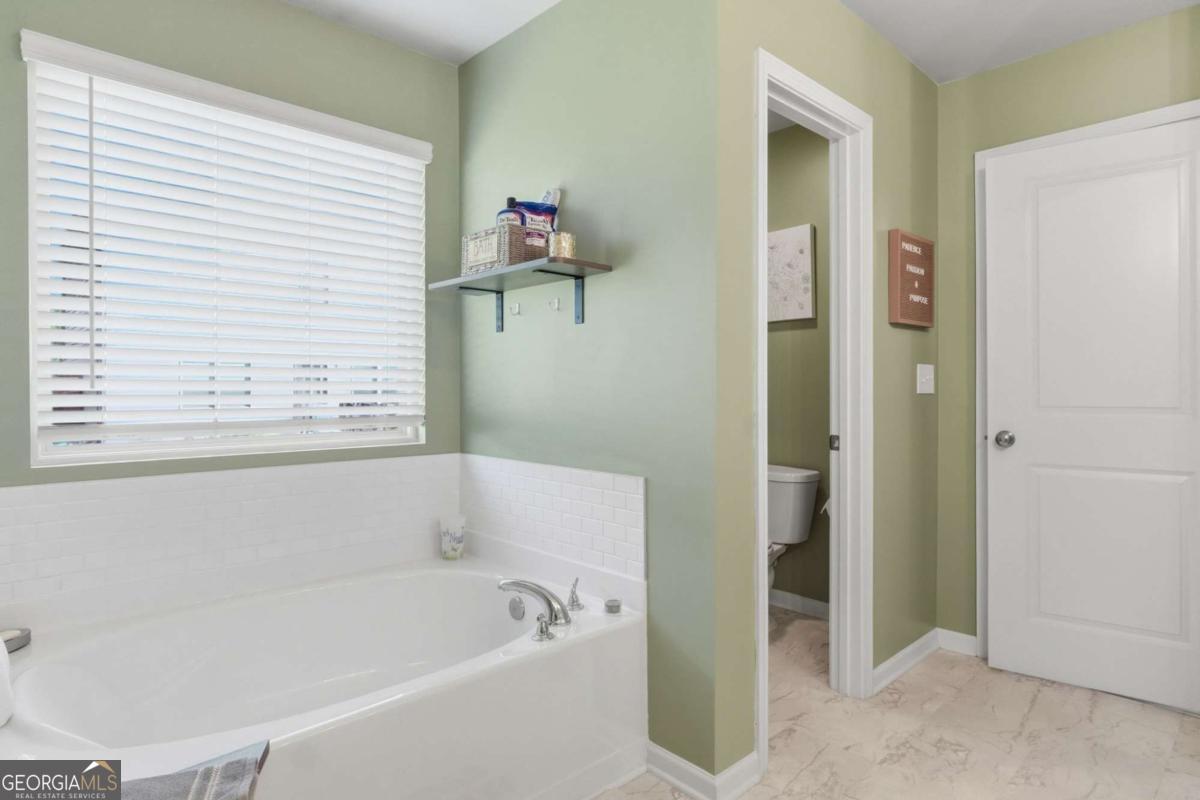 327 Winston Circle Property Photo 28
