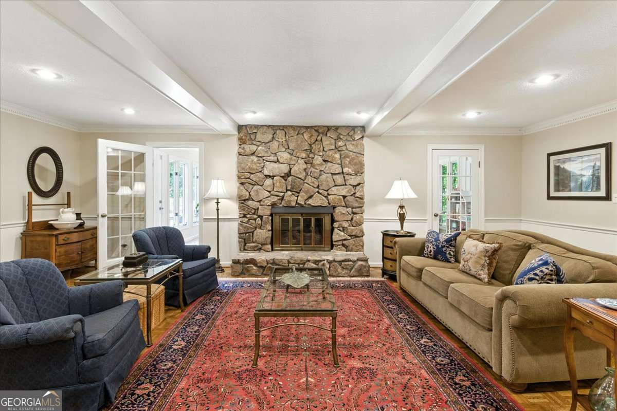 8 Saddle Trail Se Property Photo 10