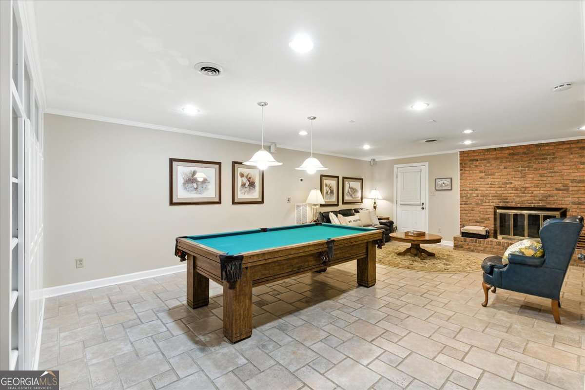 8 Saddle Trail Se Property Photo 12