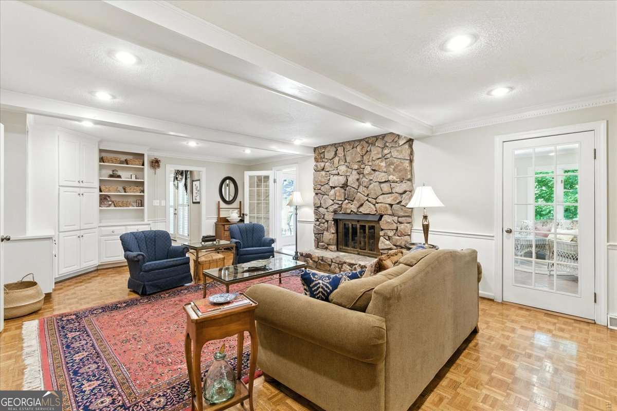 8 Saddle Trail Se Property Photo 16