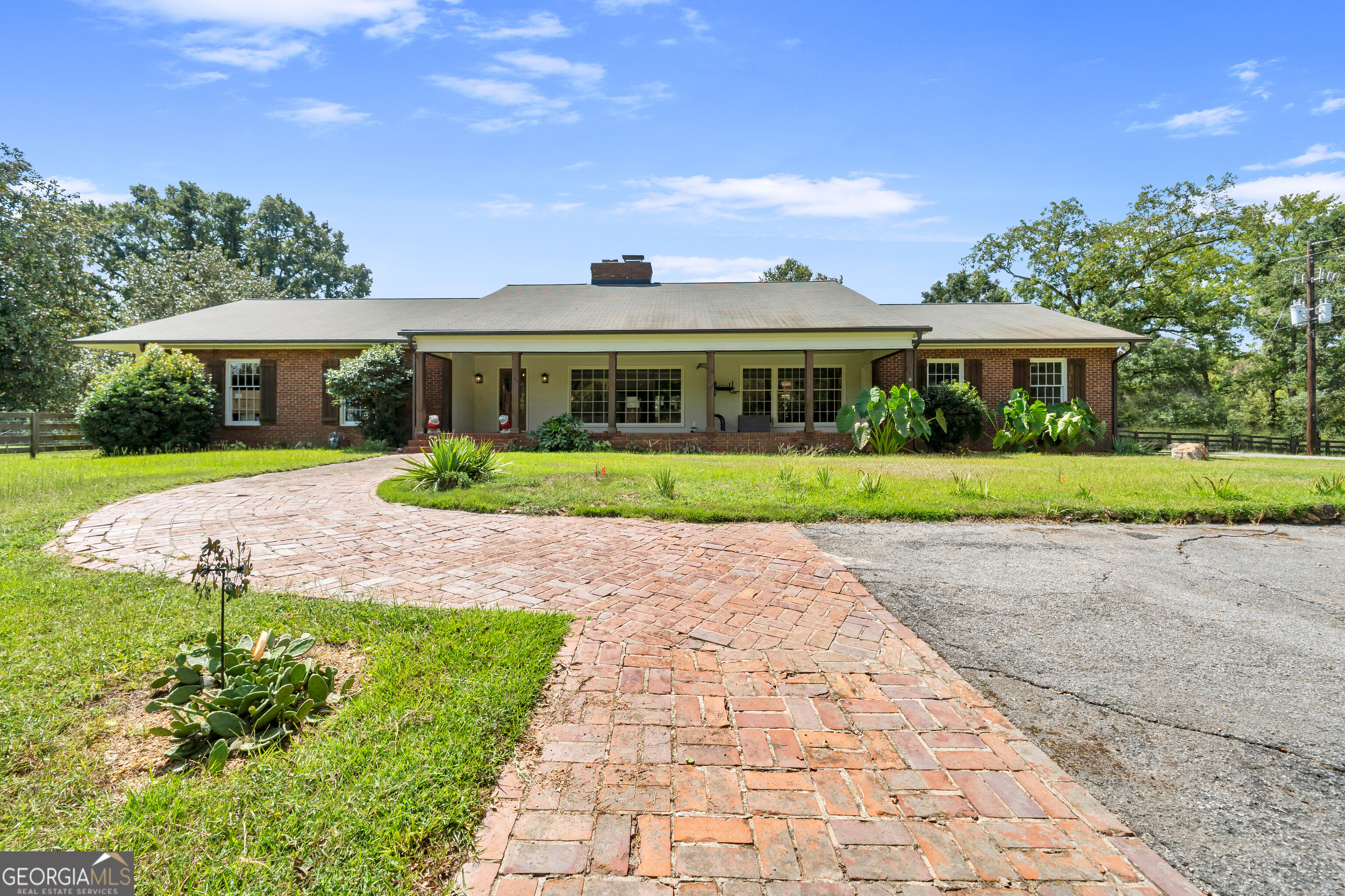 1631 Highway 15 S Property Photo 1