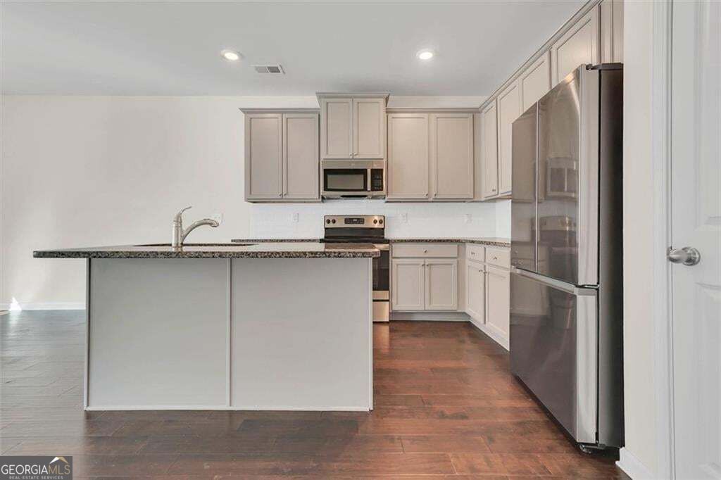 3470 Lakeview Creek Property Photo 17