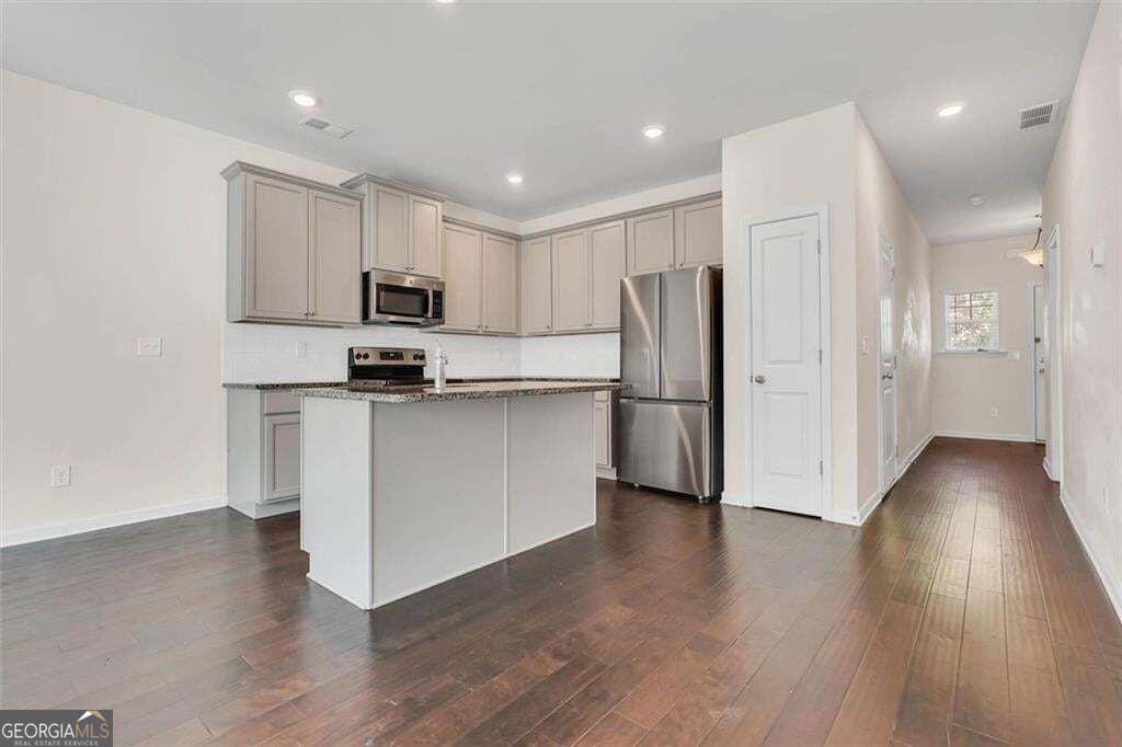 3470 Lakeview Creek Property Photo 20